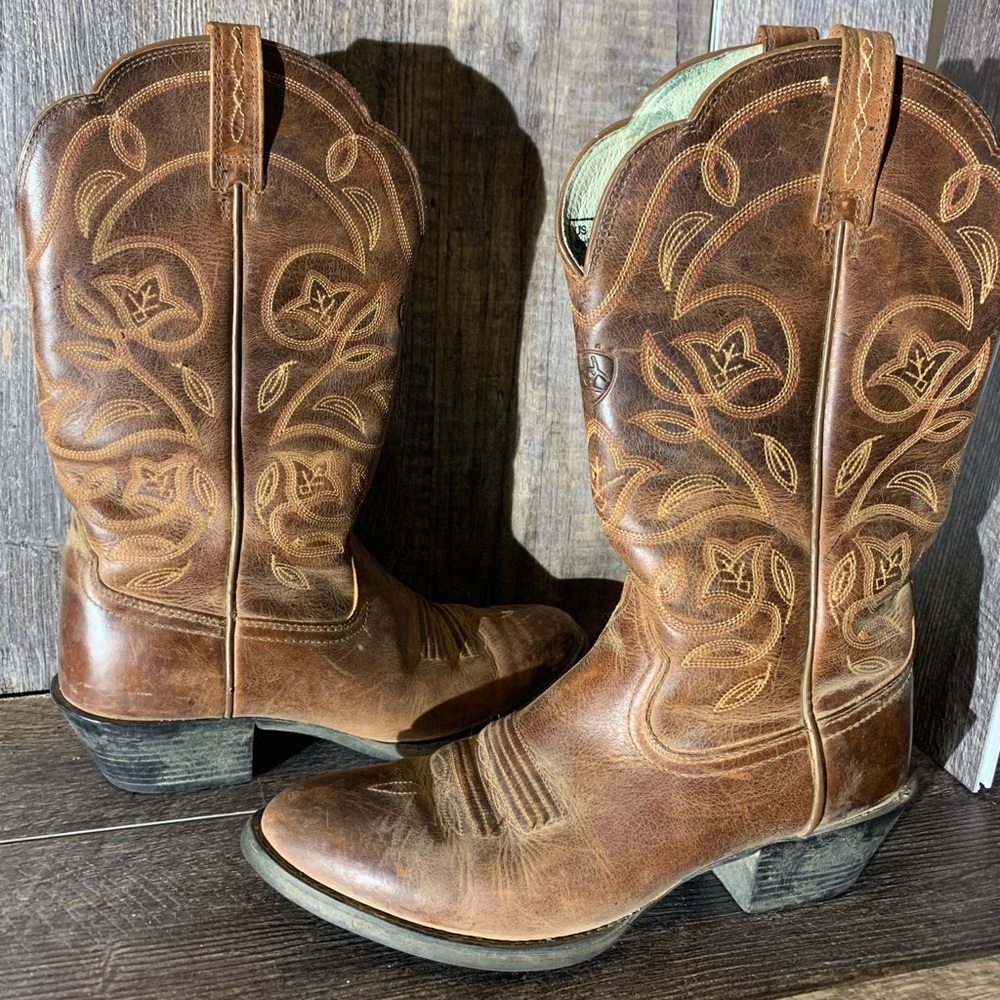 Women’s Heritage Ariat rubber sole cowboy boots